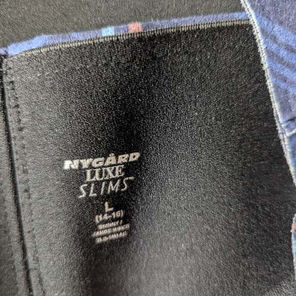 Two Piece Floral Plaid Suit - Picture 8 of 9